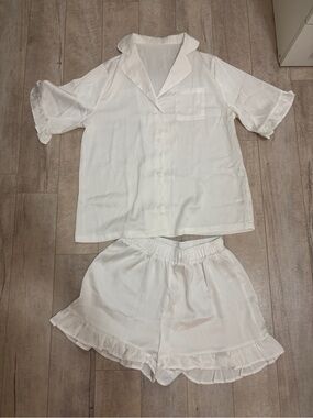 Women’s White Ruffle Short Pajama Set